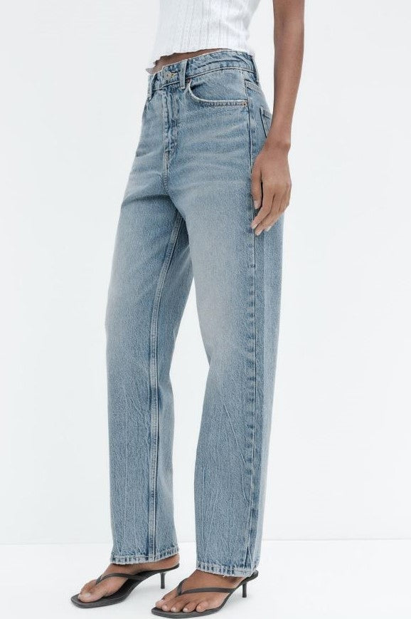 LIGHT BLUE MOM FIT HIGH-WAIST JEANS