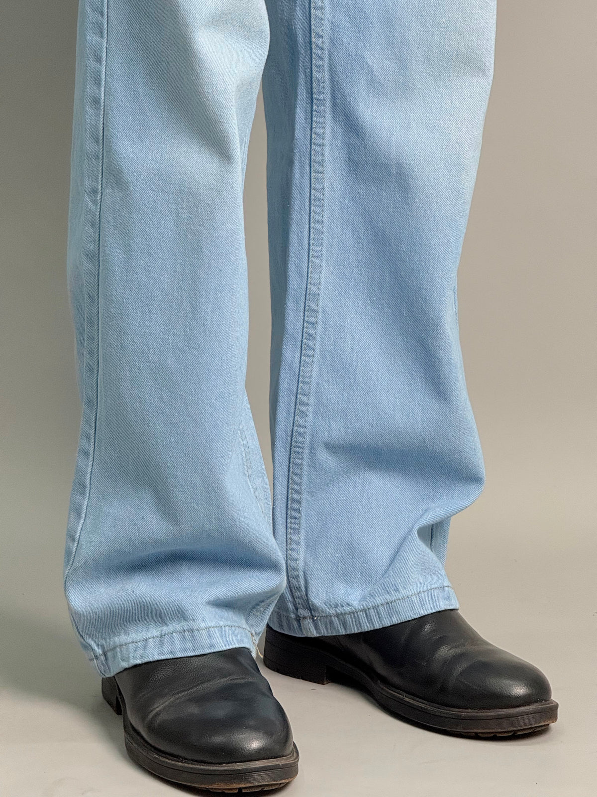Light Ice-Blue Baggy Jeans