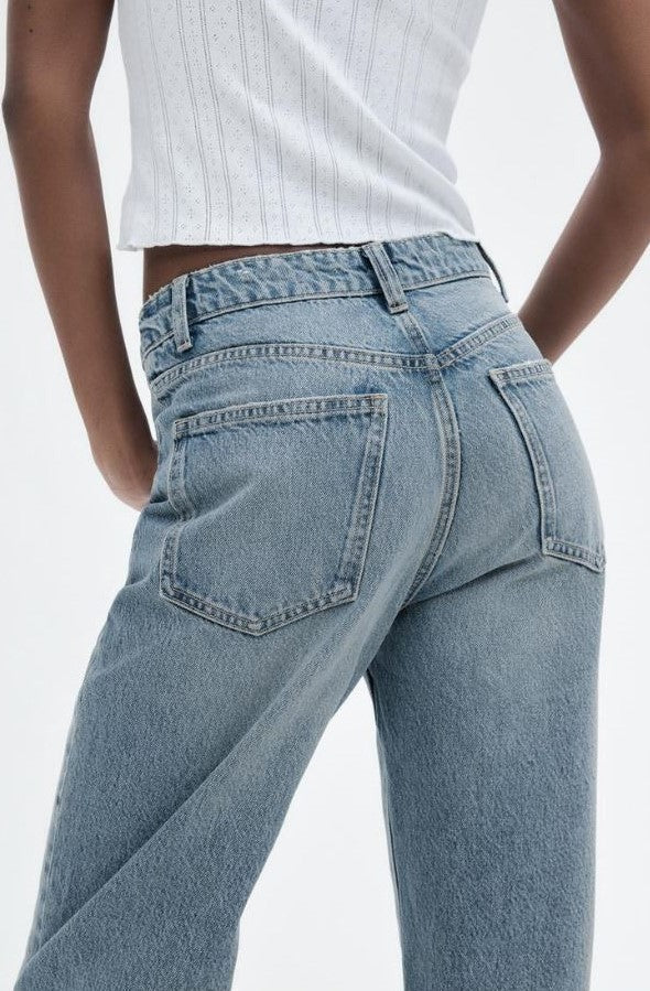 LIGHT BLUE MOM FIT HIGH-WAIST JEANS